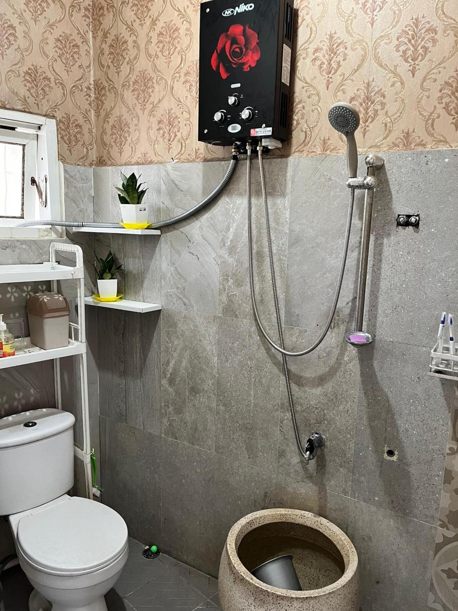 Java Hostel Tumpak Sewu Sidomukti Екстериор снимка