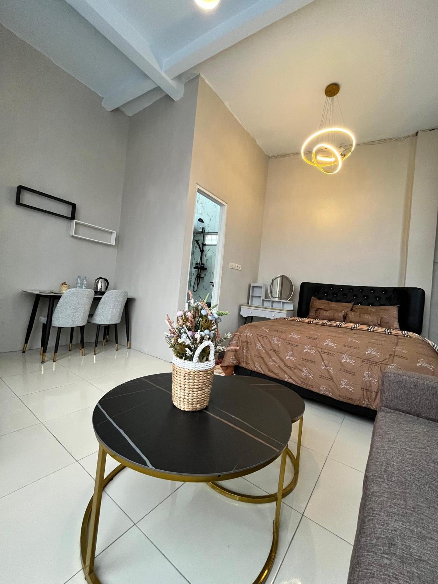 Java Hostel Tumpak Sewu Sidomukti Екстериор снимка